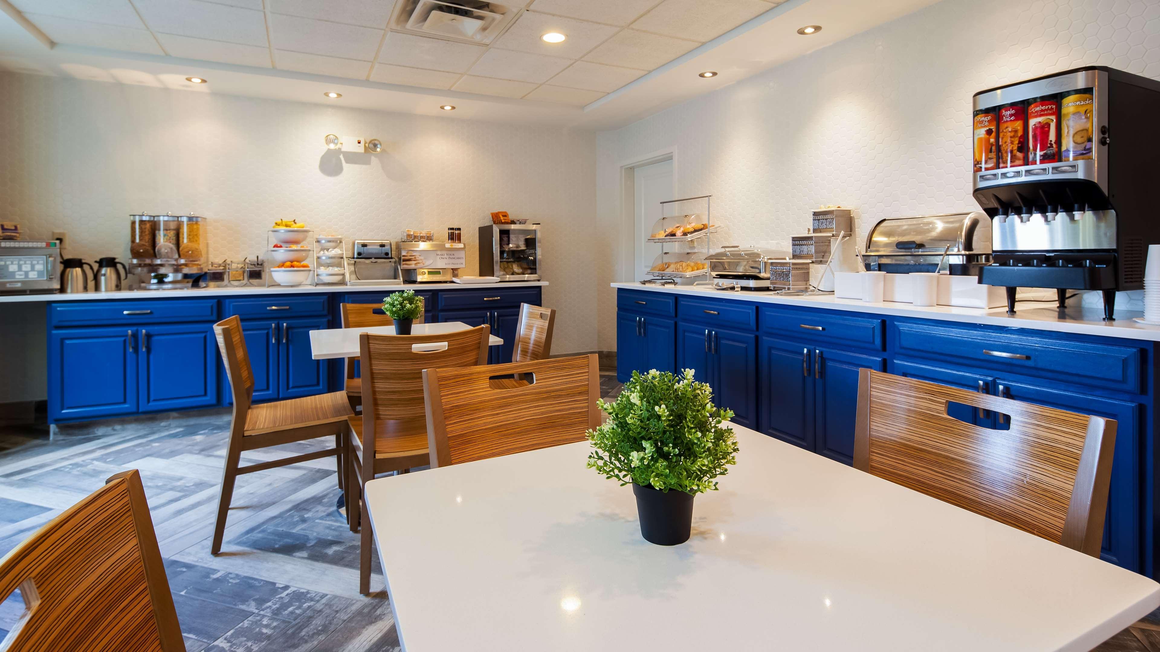 Best Western Plus Newport News Exteriör bild