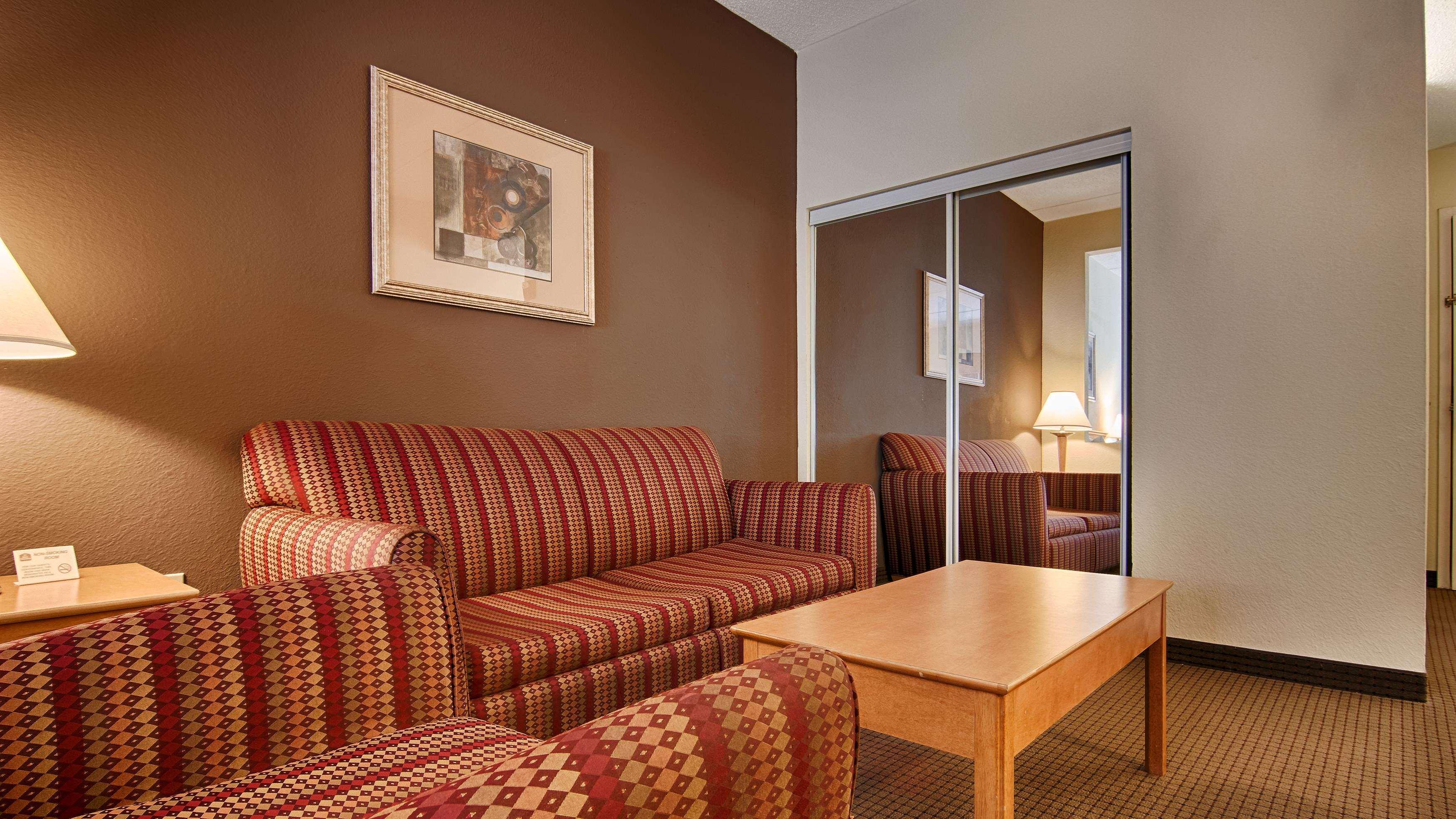Best Western Plus Newport News Exteriör bild